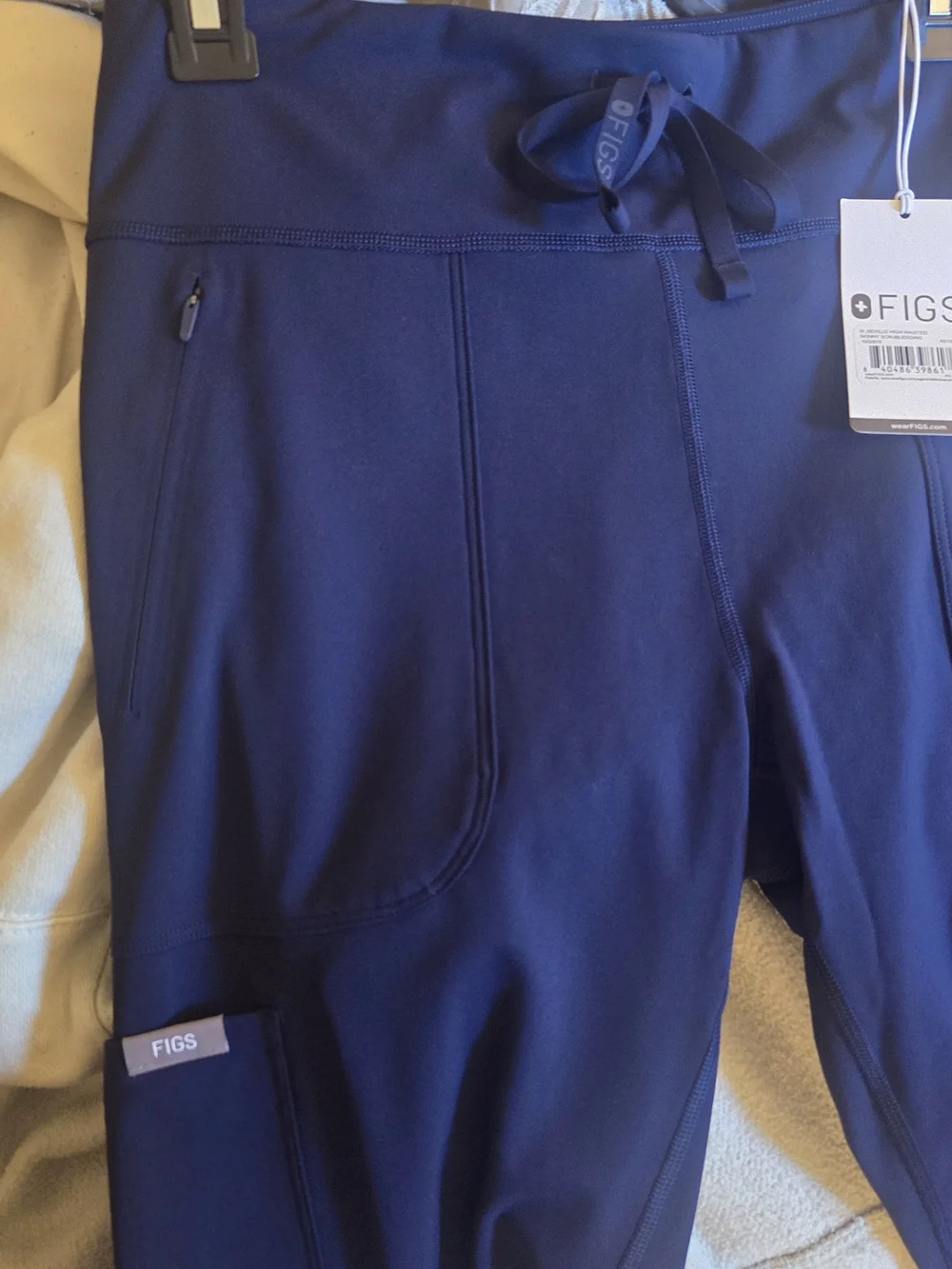 NEW WITH TAGS-Figs Ashland High-Rise ScrubLegging™ — Navy